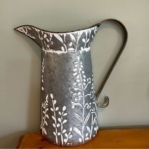 NEW! Cottage Chic Farmhouse Vintage Inspired Distressed Metal Wall Pocket Vase